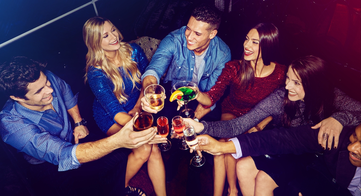 Clubs with bottle service mesa